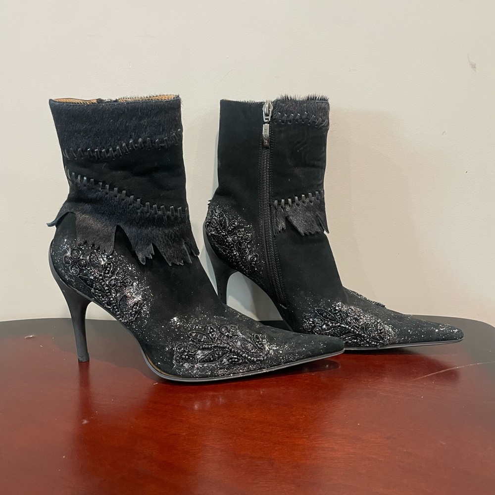 Vintage Medea Italian Made All Black Leather Boots w Cowhide